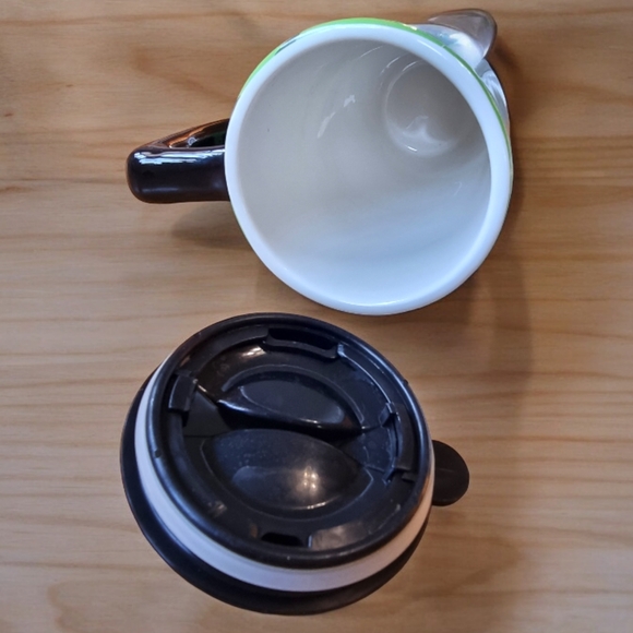 Wizard of Oz Ceramic Travel Mug "Don’t Make Me Drop A House On You" - Picture 5 of 8